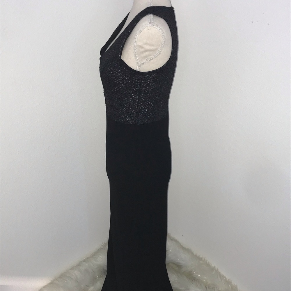 Black Dress - Picture 4 of 4